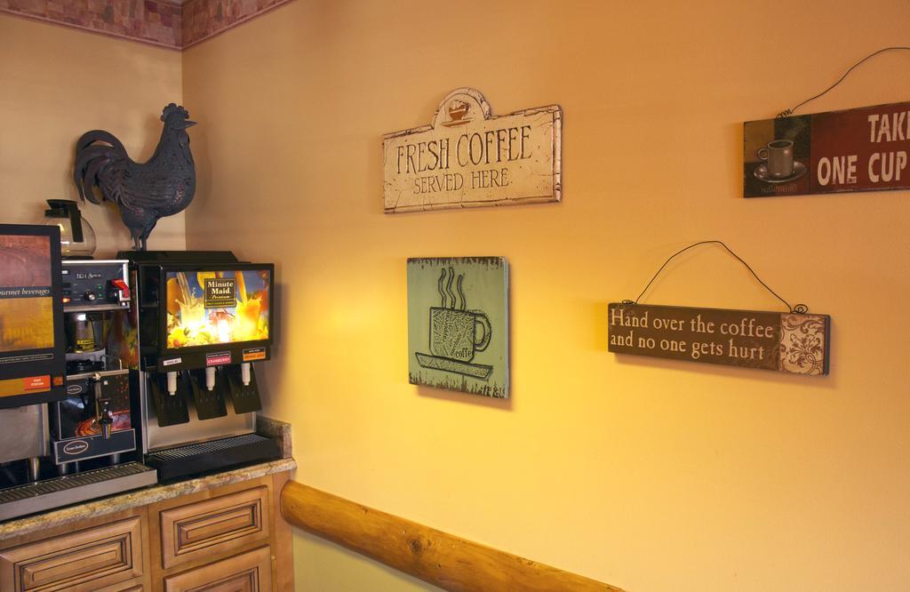 Gateway Inn And Suites 살리다 외부 사진