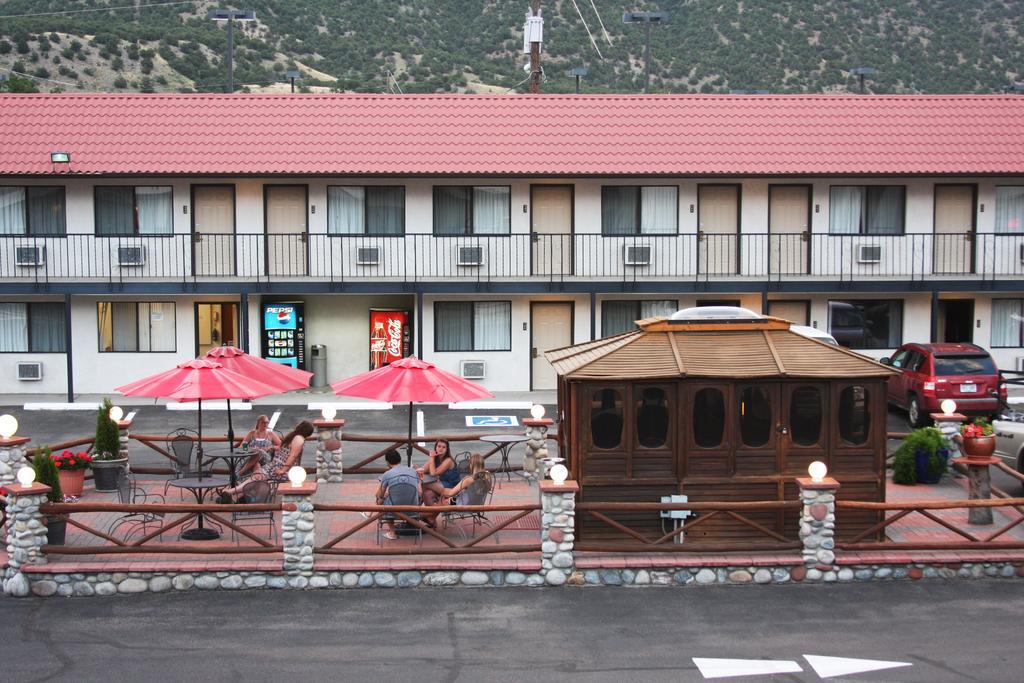 Gateway Inn And Suites 살리다 외부 사진